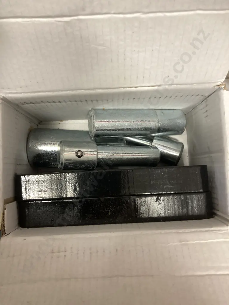 SCA 6000Kg Shop Press With Accessory Kit Image 1++